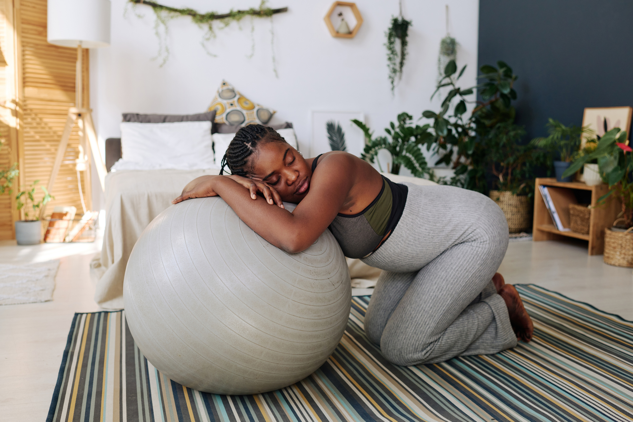 5 Ways Prenatal Yoga Helps Prepare You For Labor